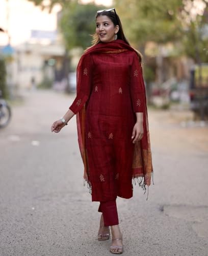 Maroon Rayon Viscose Kurta Pant Set with Dupatta - Image 4