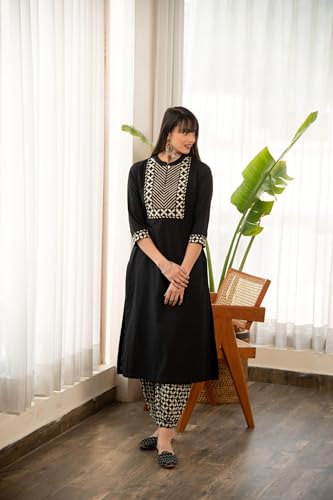 Yashika Women's Black Floral Kurti Pant Set - Image 3