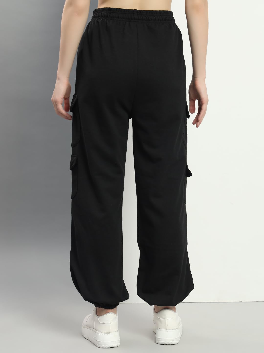 Q-RIOUS Women's Black Cargo Joggers - Image 5