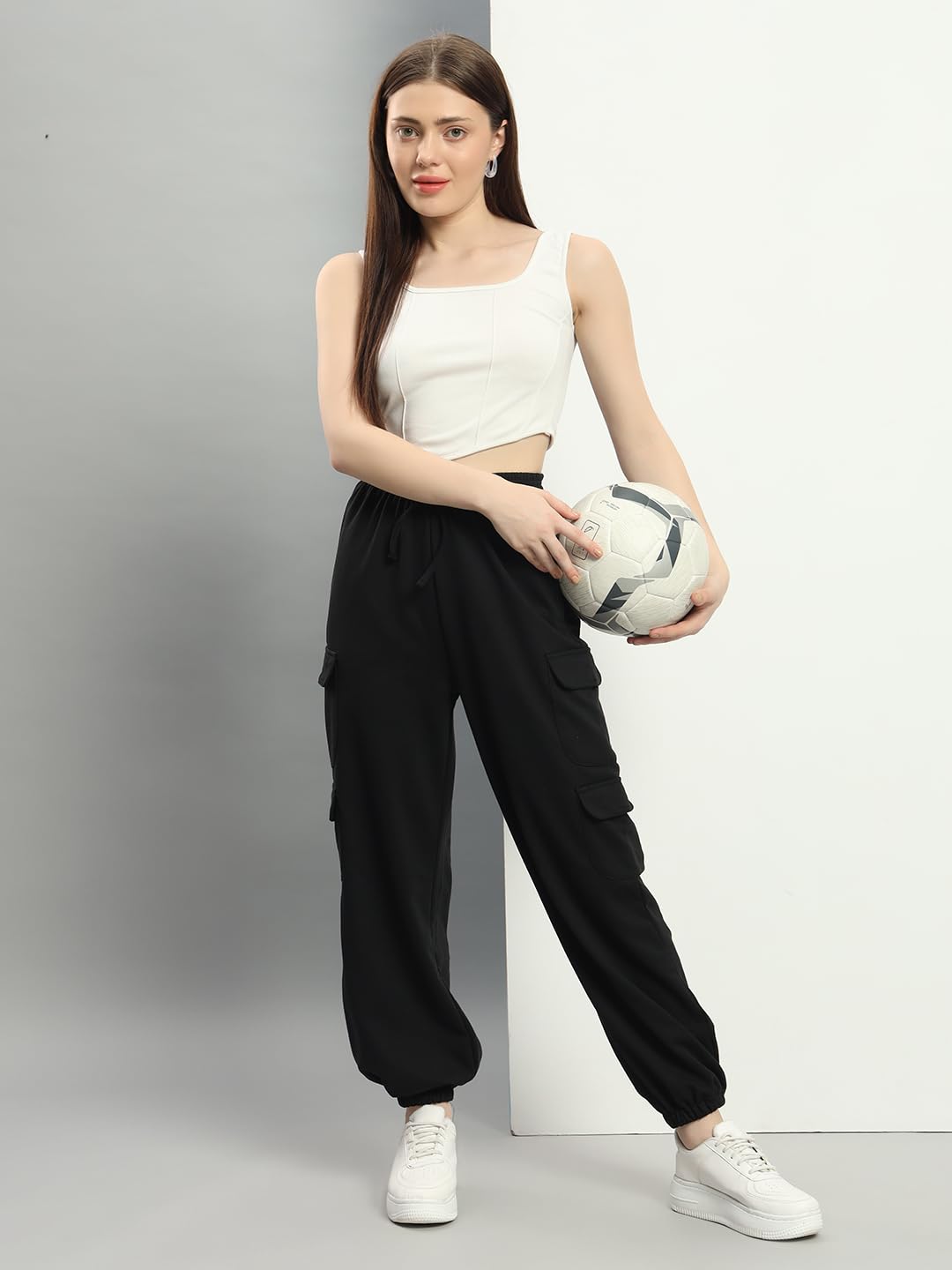 Q-RIOUS Women's Black Cargo Joggers - Image 3