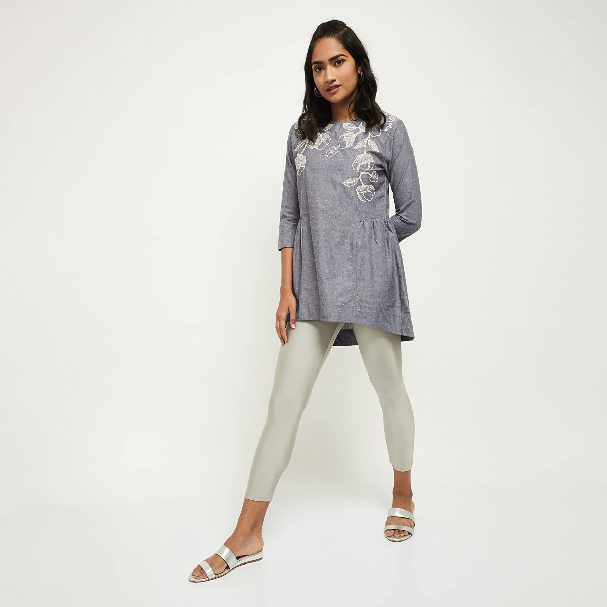 Max Women Silver Leggings - Image 2