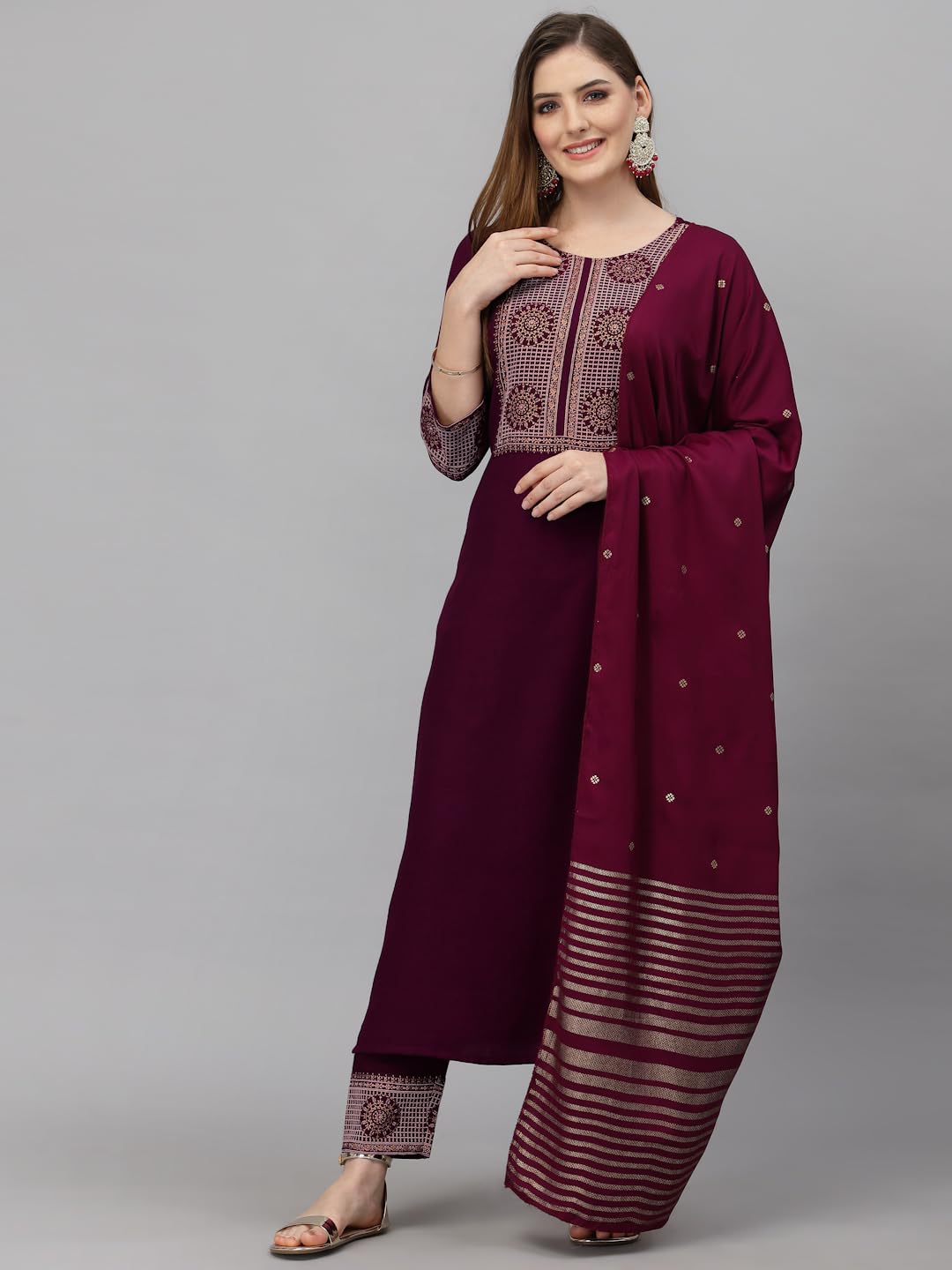 KLOSIA Women Embroidered Kurta Pant Dupatta Set - Image 4
