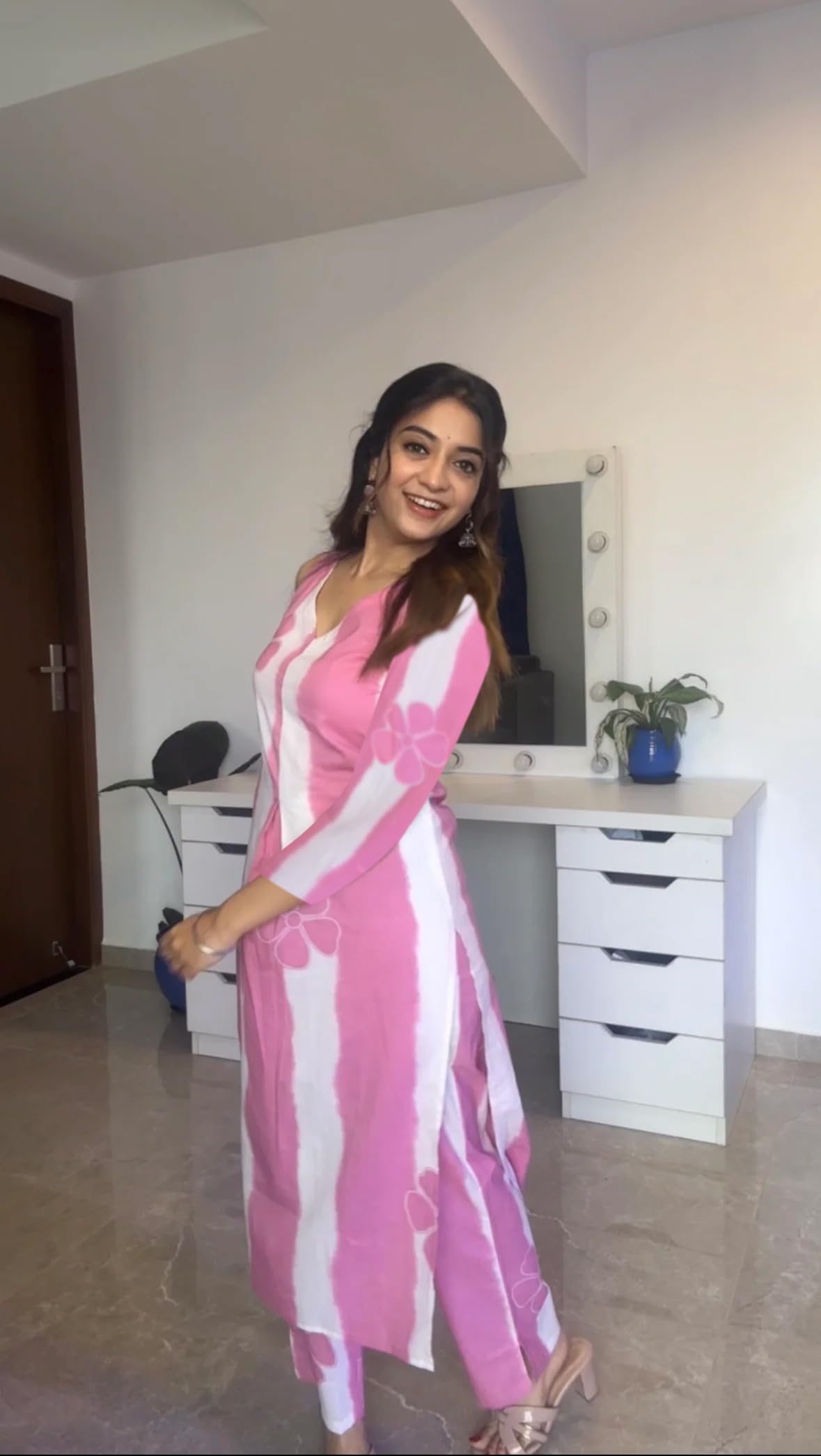 ANNI DESIGNER Pink Rayon Kurta with Pant Set for Women - Image 2