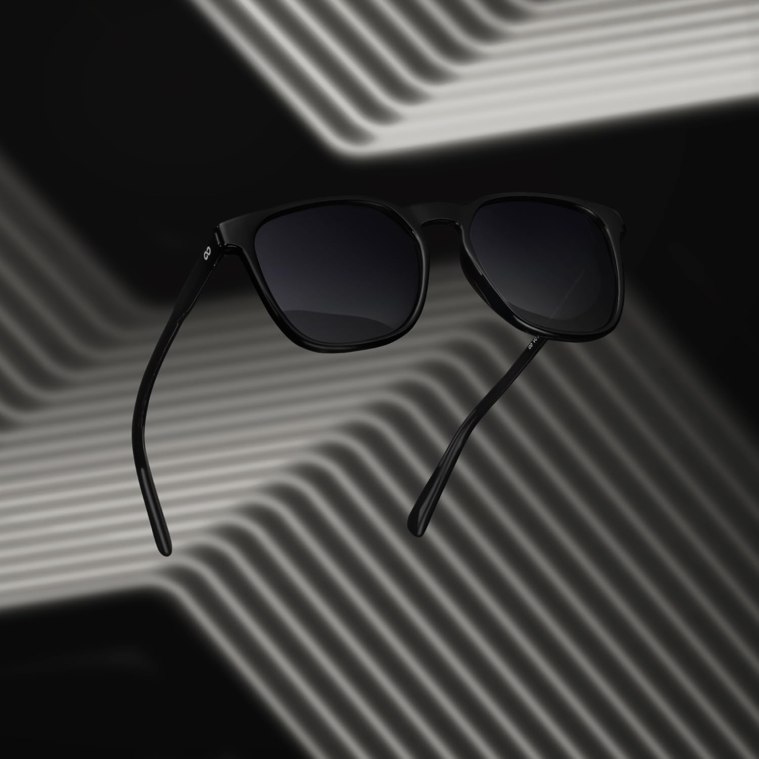 VINCENT CHASE Full Rim Wayfarer Sunglasses - Image 3