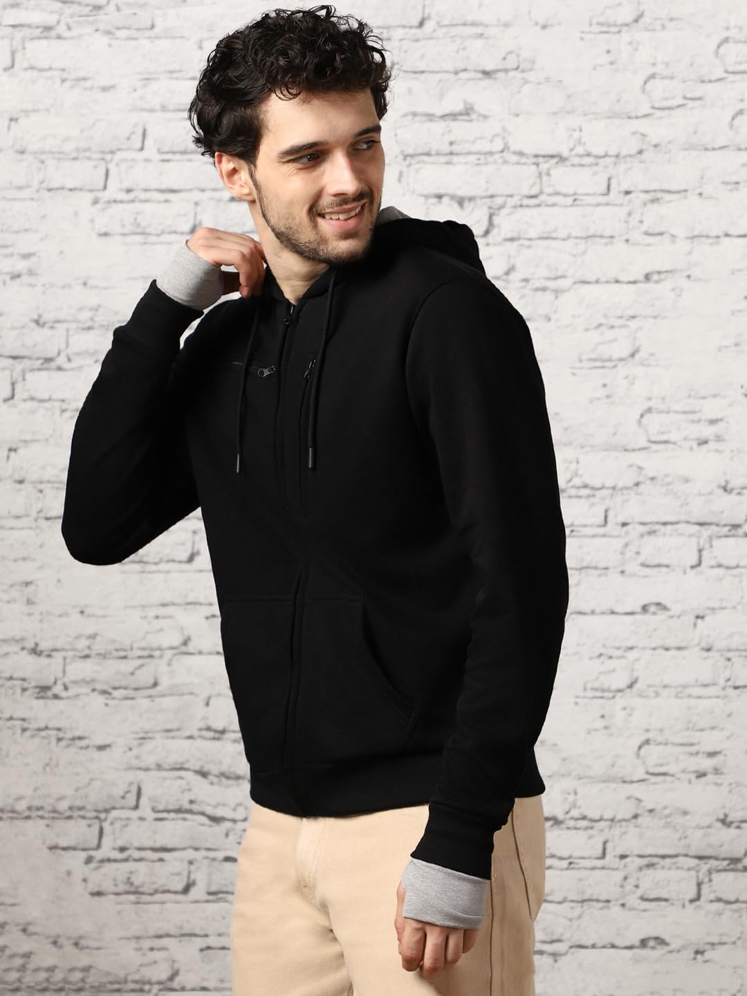NOBERO Men's Travel Hoodie - Black - Image 3