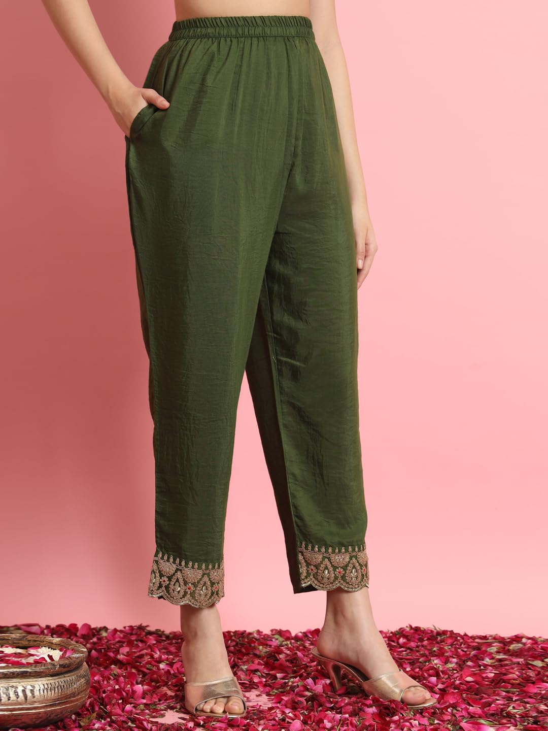 VredeVogel Women's Silk Blend Embroidered Kurta Set - Image 5