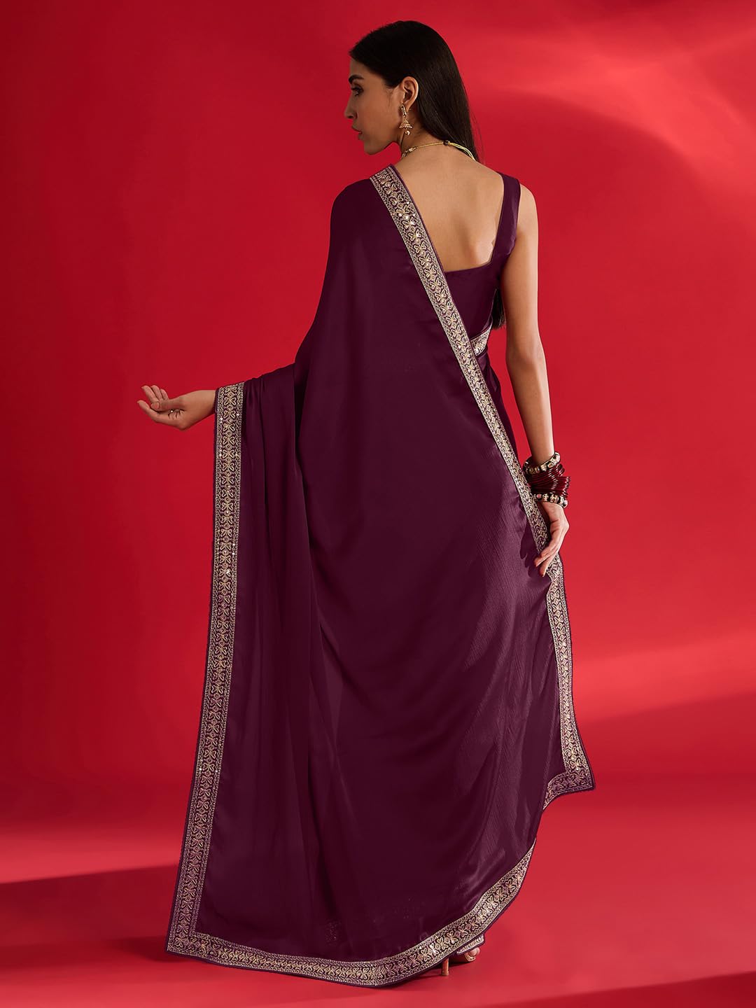 AKHILAM Women Magenta Satin Saree - Image 2
