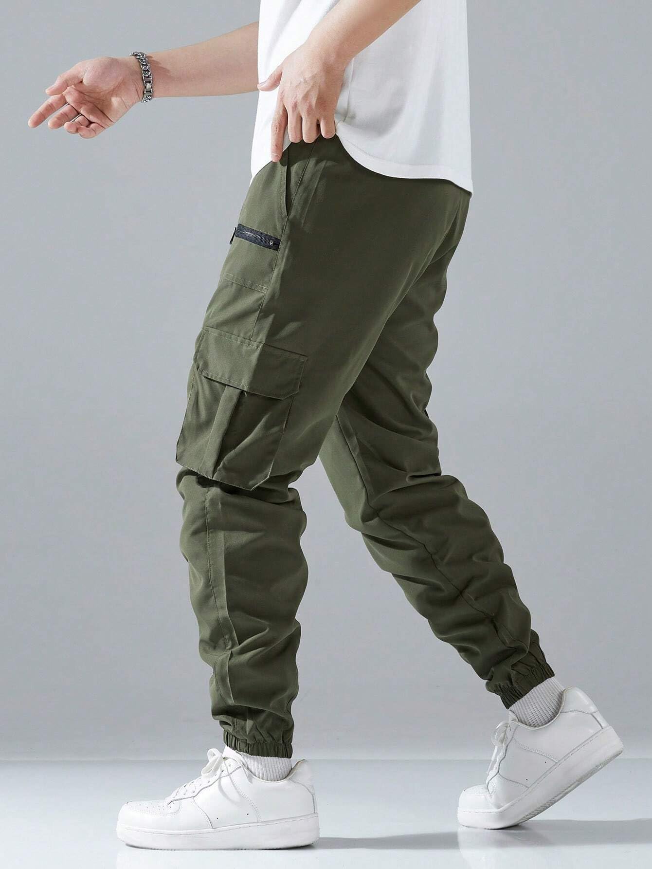 Lymio Men's Green Cargo Pants - Image 5