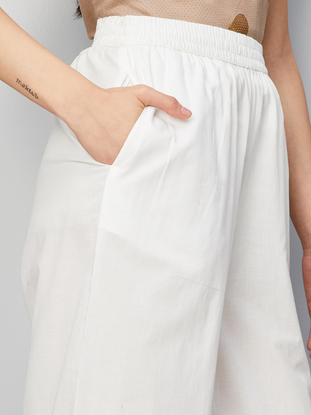 Max Women's White Embroidered Palazzos - Image 4