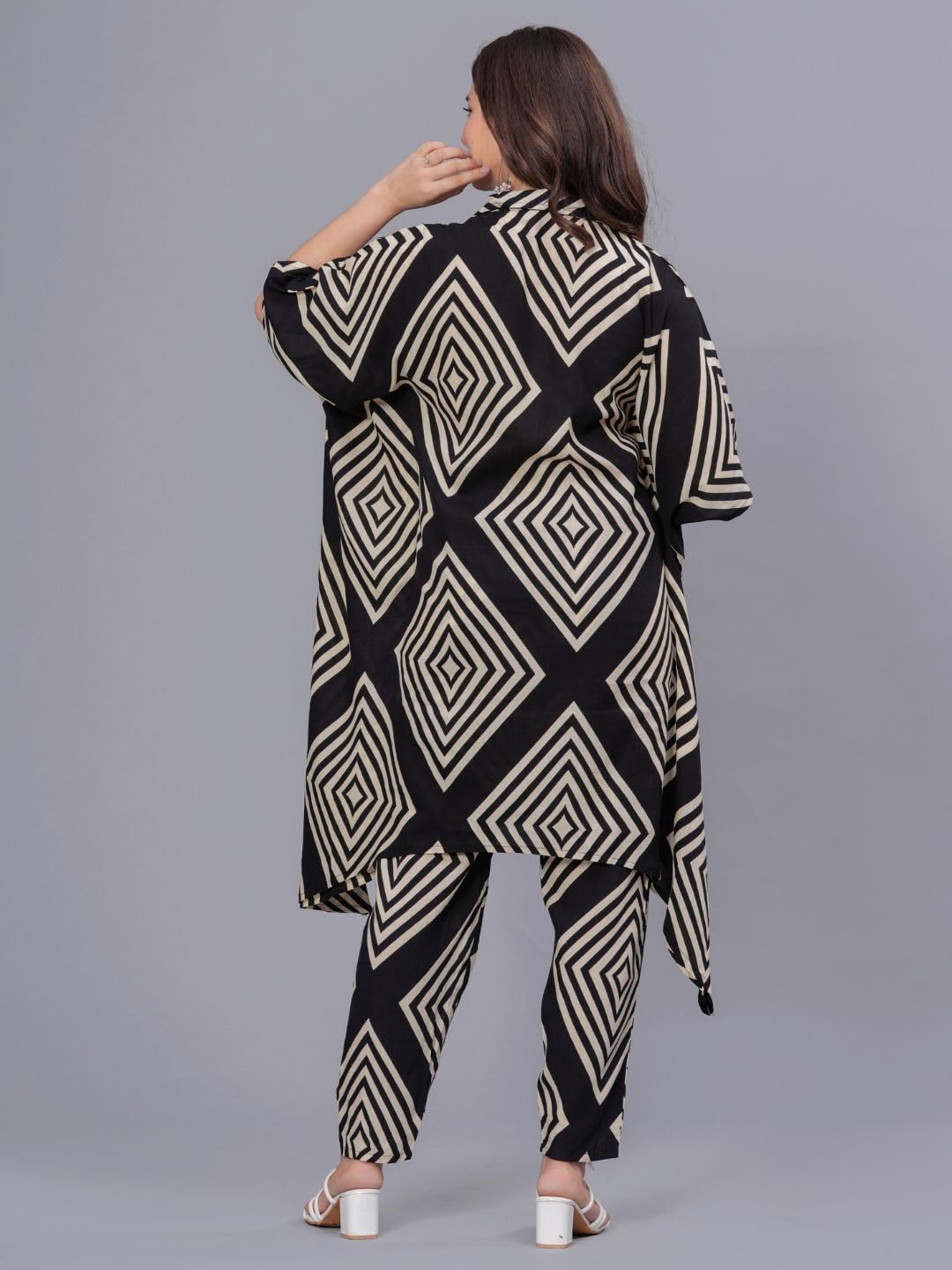 rytras Women's Cotton Printed Kurta and Pant Set - Black - Image 2