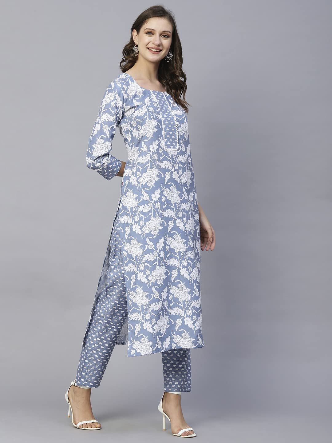 ANNI DESIGNER Women's Cotton Blend Printed Kurta with Pant - Navy Blue - Image 4