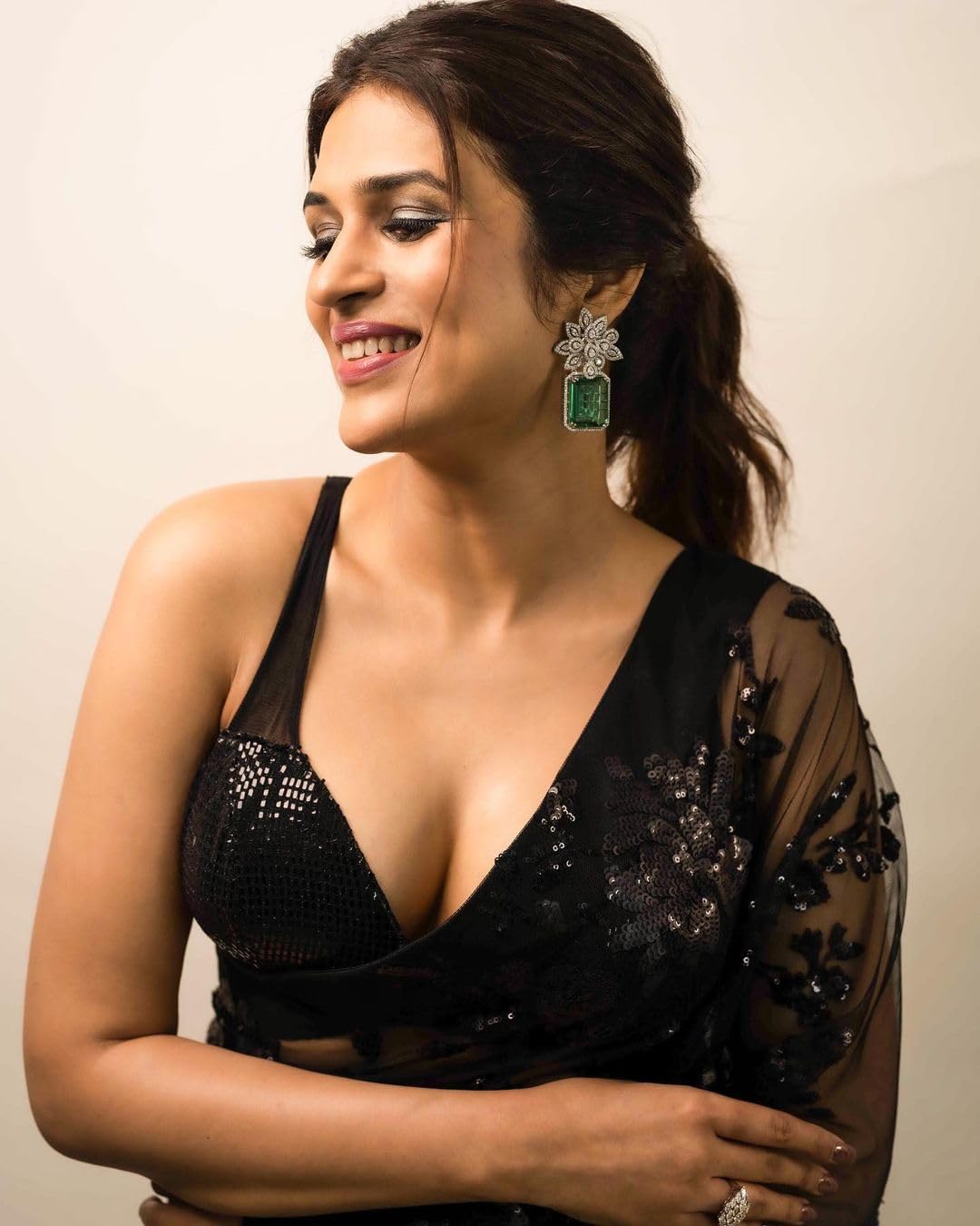 StyleScope Women Net Sequence Embroidered Saree - Image 2