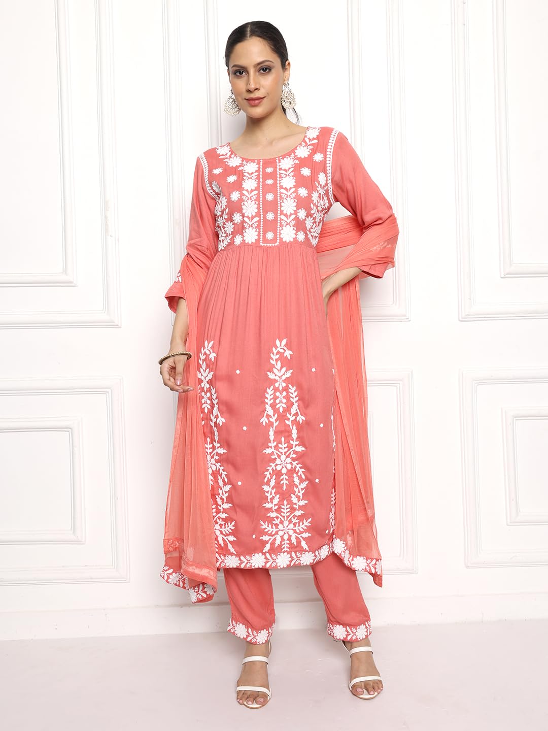 Kaari Women's Chikankari Kurta Set with Dupatta - Image 4