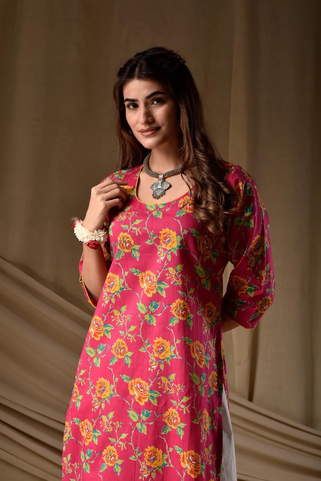 VRVastra Women's Printed Straight Rayon Kurta - Pink - Image 2