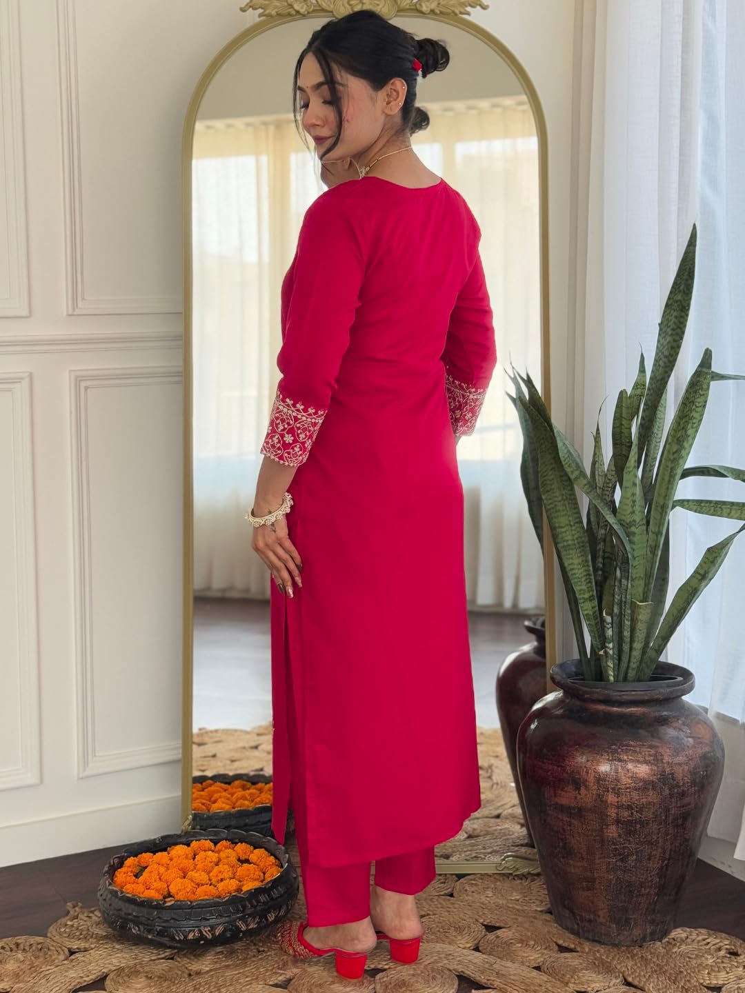 Naixa Women's Gajri Chanderi Embroidered Kurta - Image 4