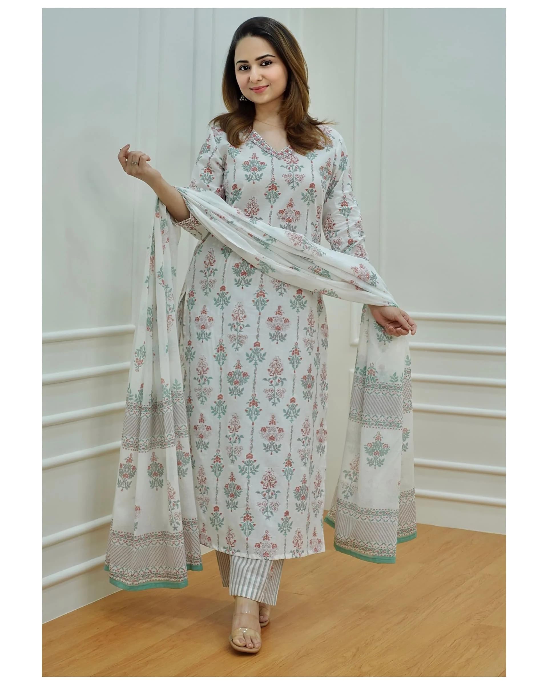 KLOSIA Women Printed Kurta Pant with Dupatta Set - Image 5
