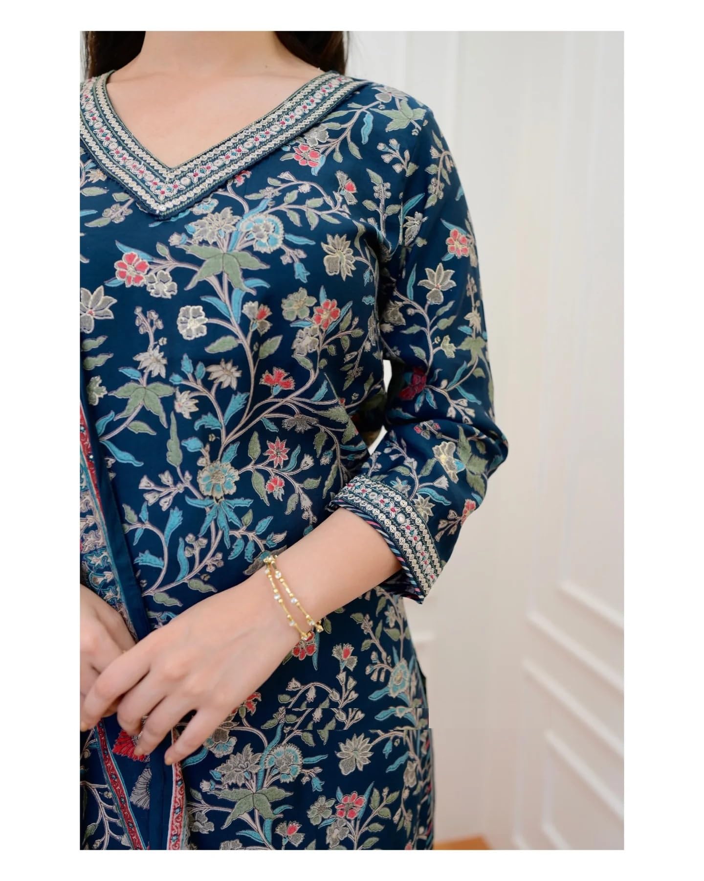 KLOSIA Women Printed Kurta Pant Set with Dupatta - Blue - Image 2