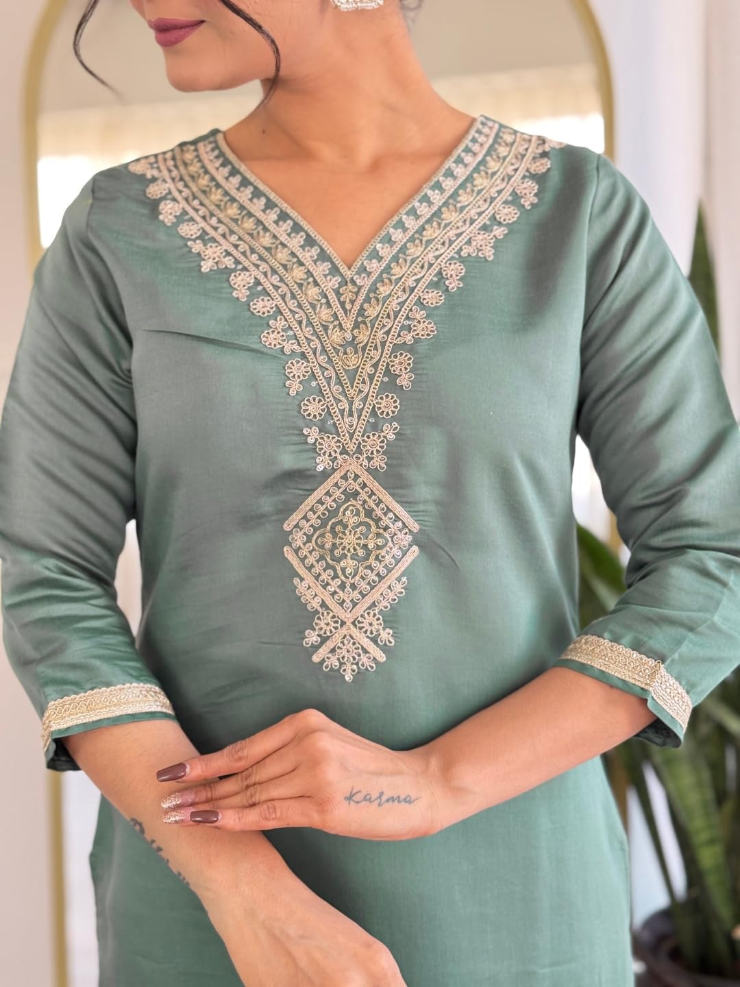 Naixa Women's Rayon Embroidered Kurta Set - Image 5