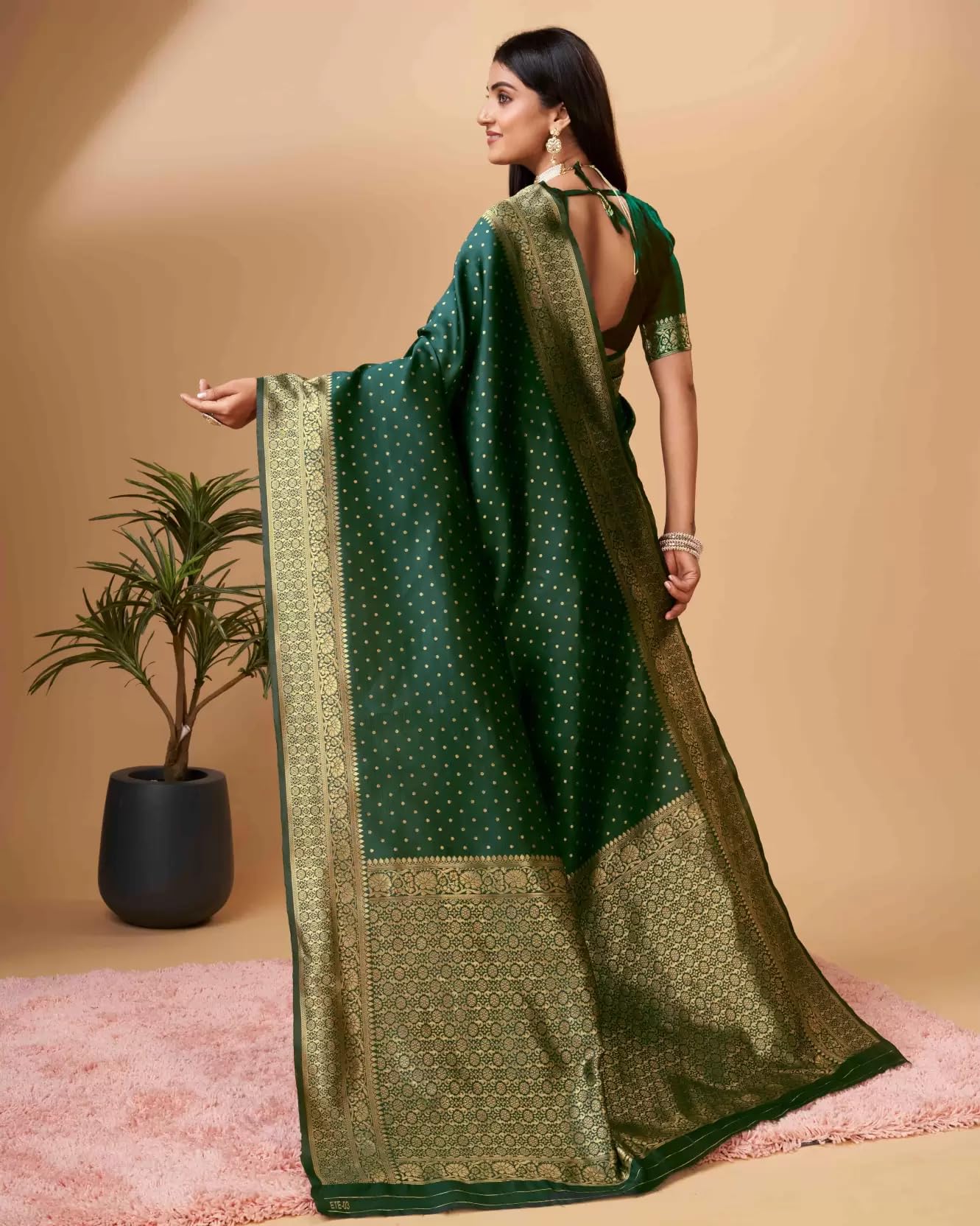 Sugathari Banarasi Silk Saree - Green Zari Work - Image 3