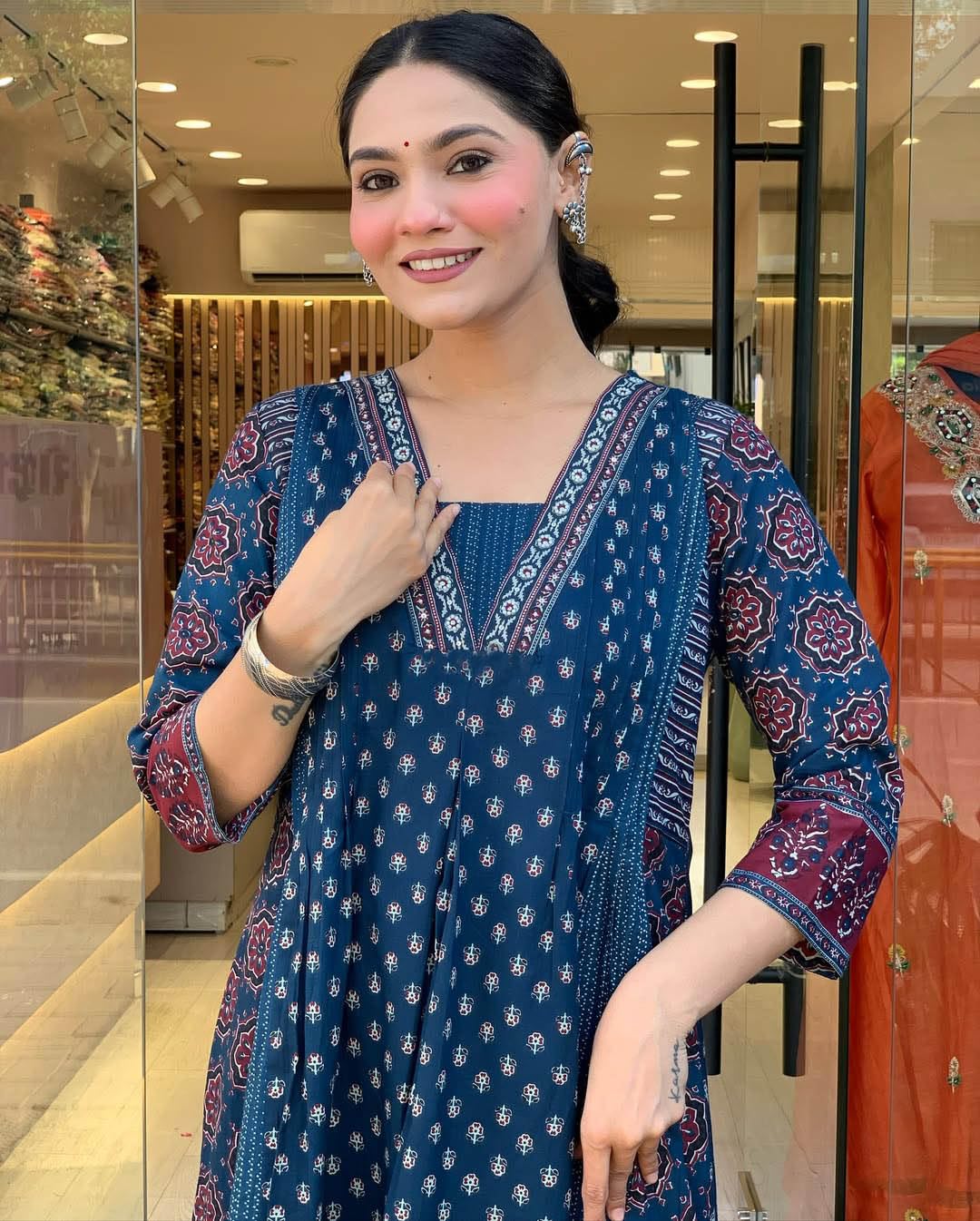 KLOSIA Women Printed Anarkali Kurta Set - Blue - Image 2