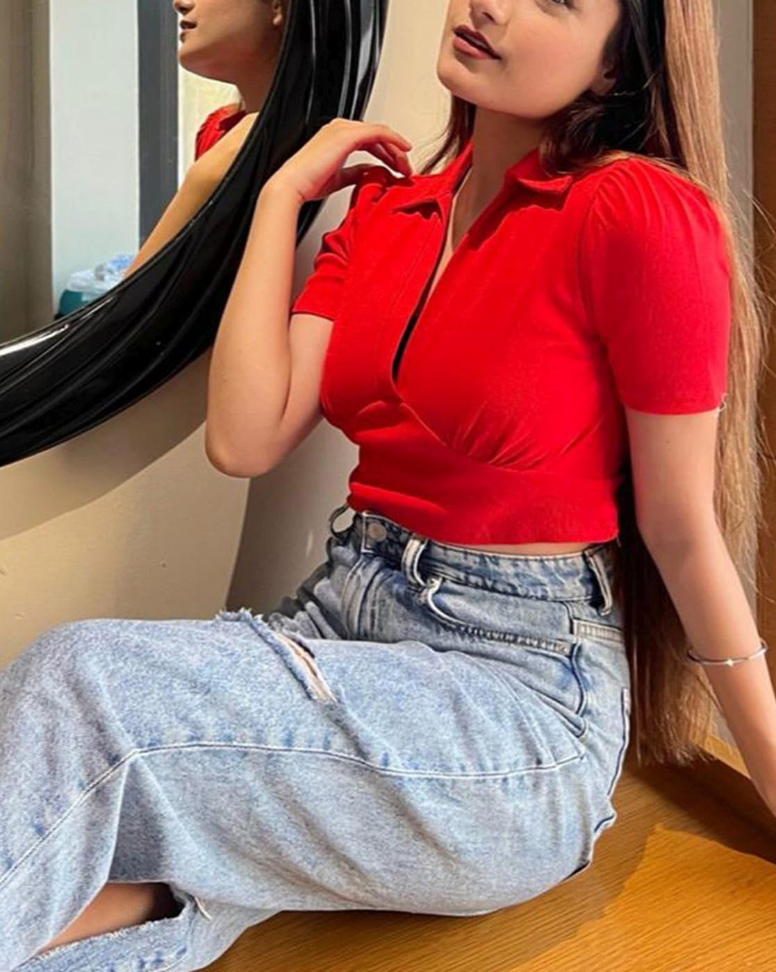 Istyle Women Solid V-Neck Crop Top - Image 3