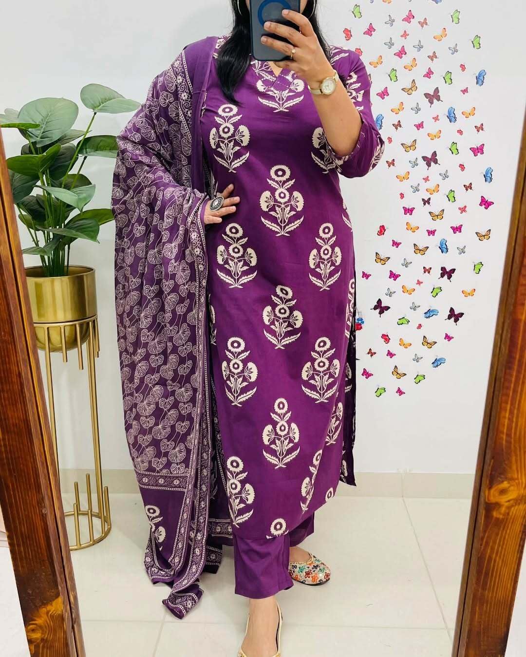 Rangnavi Women's Floral Kurta Set - Image 2