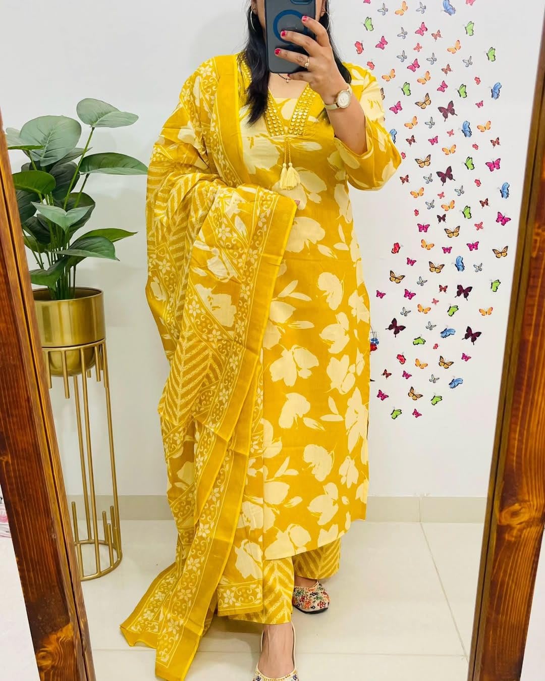 Rangnavi Women's Floral Kurta Set - Image 4