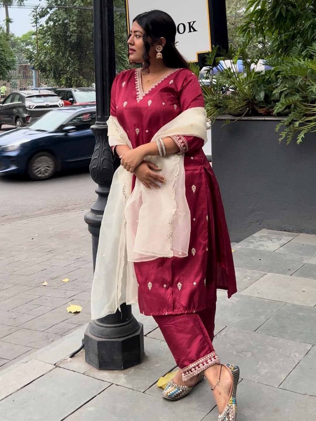 VredeVogel Silk Blend Kurta Pant Set for Women - Image 4