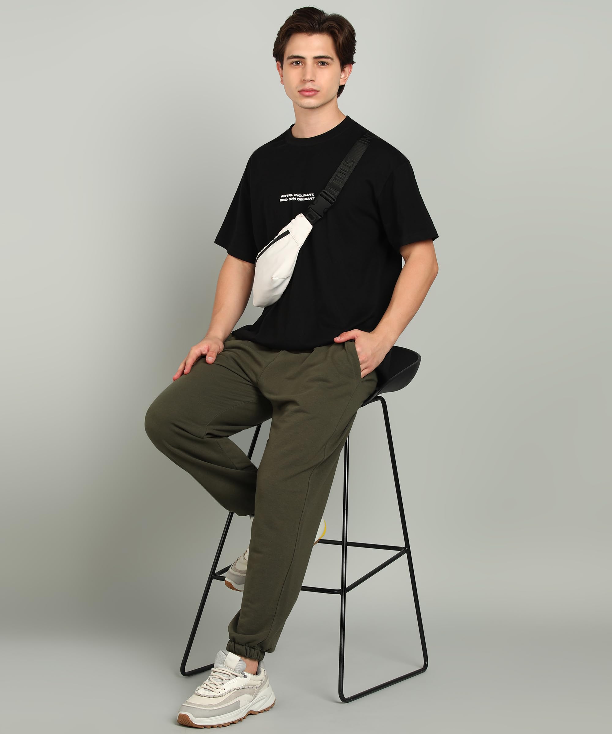 Alan Jones Clothing Men's Olive Joggers - Image 2