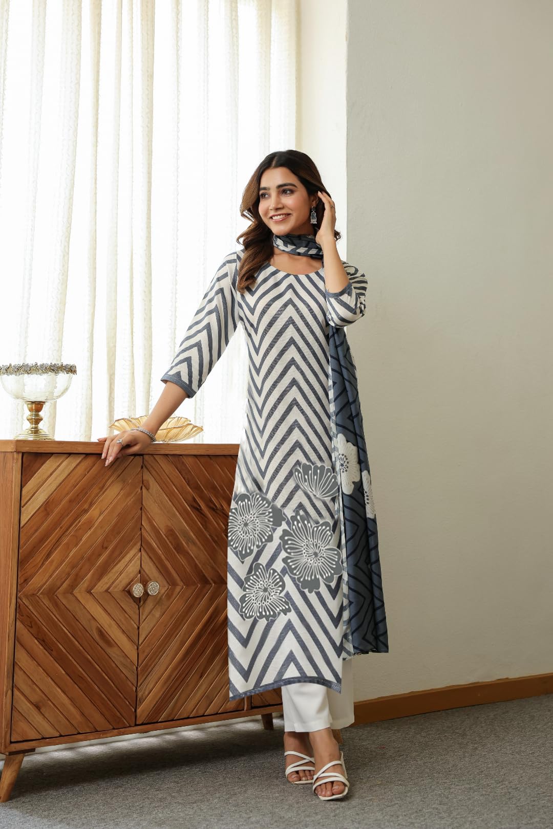 ANNI DESIGNER Women's Rayon Viscose Printed Kurta - Image 4