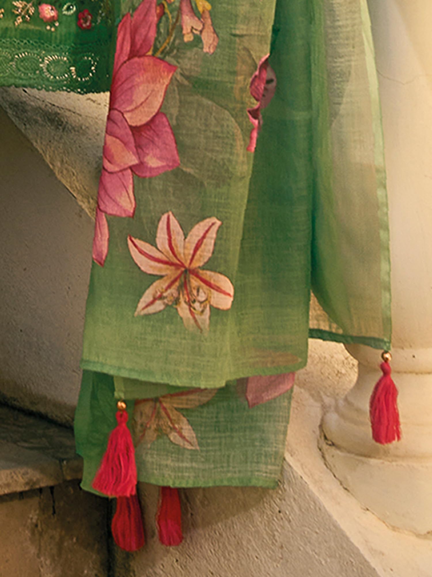 INDO ERA Women Green Embroidered Kurta Set - Image 5