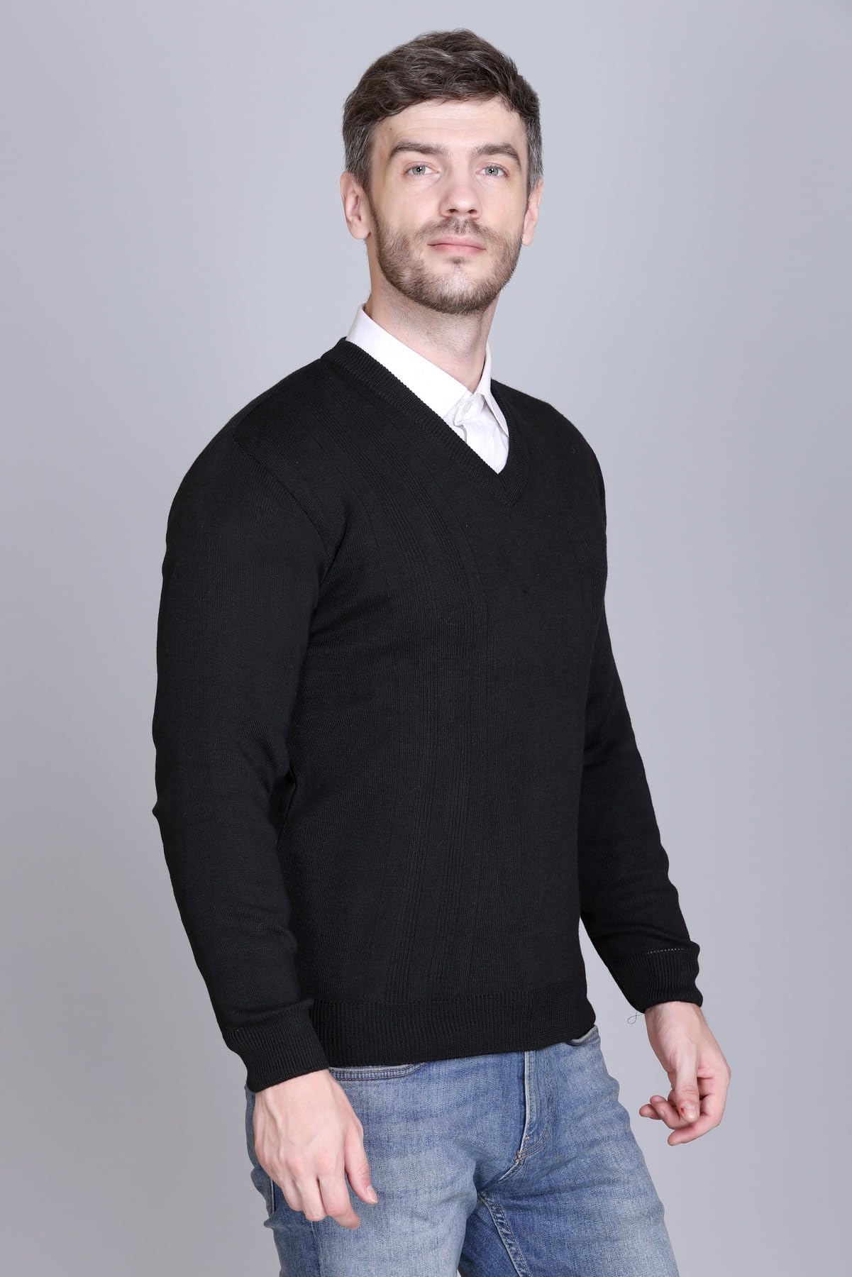 VENATORIA Men's V Neck Wool Sweater - Black - Image 4