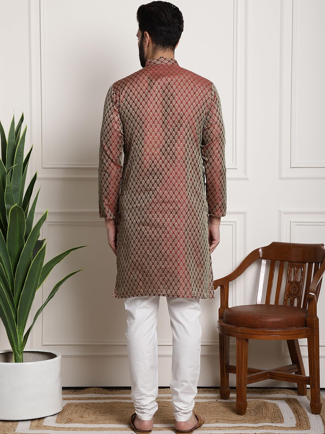 SOJANYA Men's Maroon Kurta Pyjama Set - Image 4