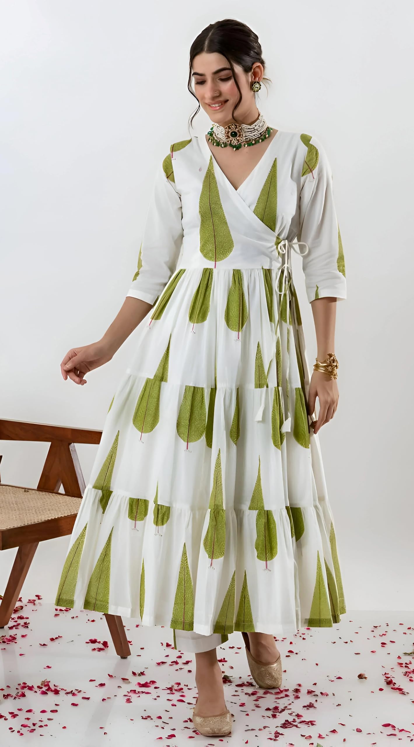 Sugathari Women's White Georgette Anarkali Kurta - Image 4