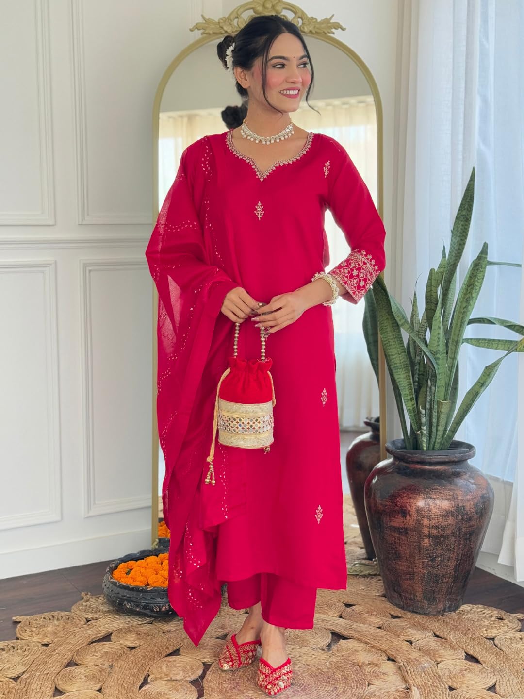 Naixa Women's Gajri Chanderi Embroidered Kurta - Image 2