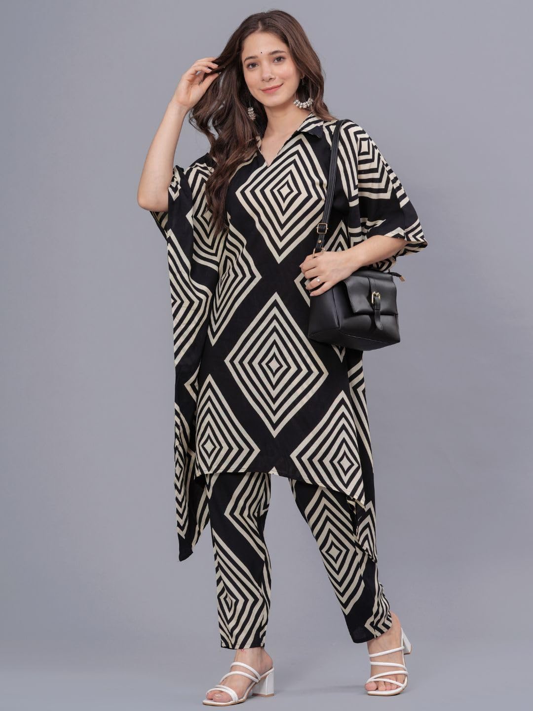 rytras Women's Cotton Printed Kurta and Pant Set - Black - Image 4