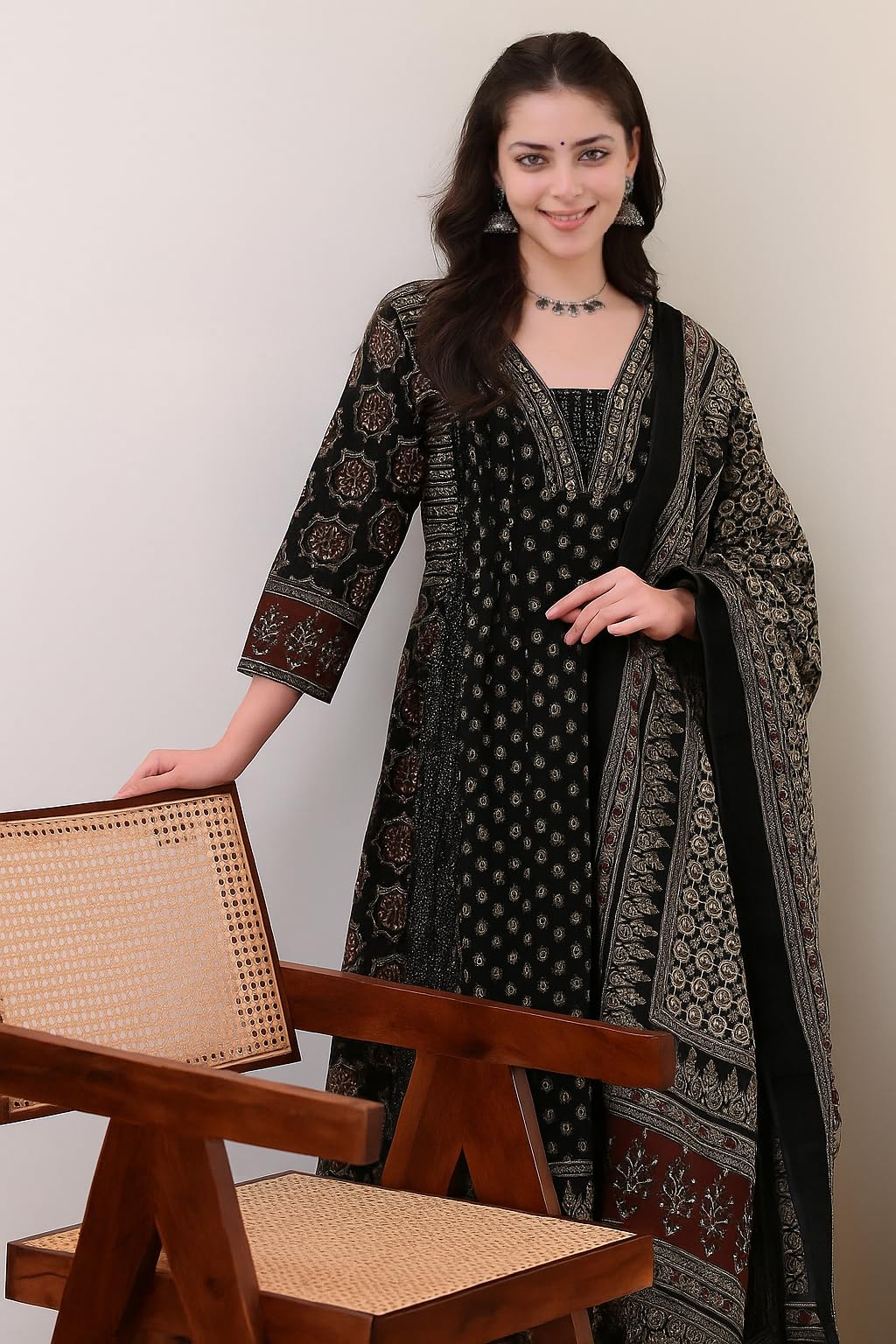 KLOSIA Black Printed Anarkali Kurta Set for Women - Image 2