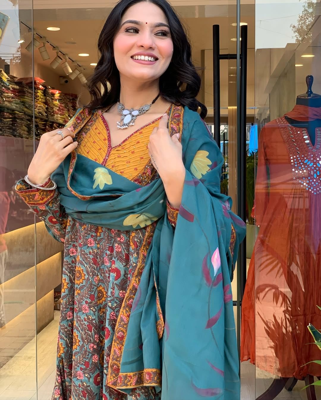 KLOSIA Women's Kurta Pant Set - Blue - Image 2