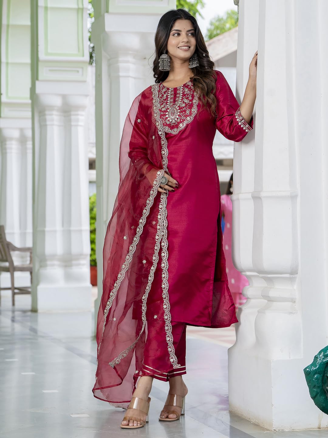 VredeVogel Kurta Set with Dupatta Embroidered Silk - Image 2
