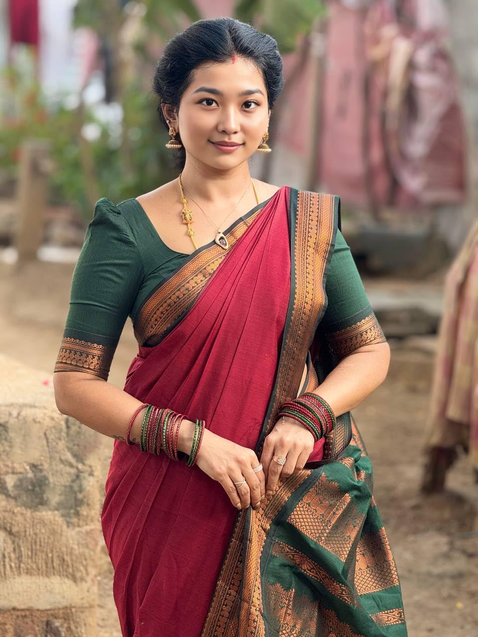 GarbGlide Women's Kanjivaram Silk Saree - Red - Image 4