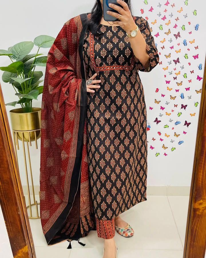 Veqreqmeq Kurta Palazzo Set with Dupatta - Red - Image 4