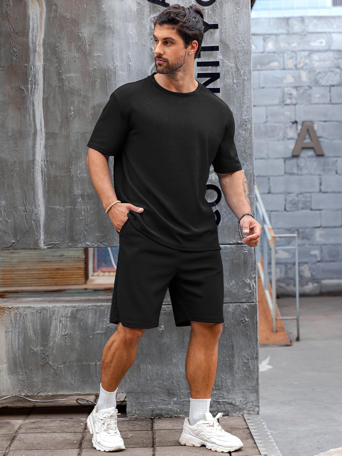 Vogaan Men's T-Shirt and Shorts Set - Black - Image 3