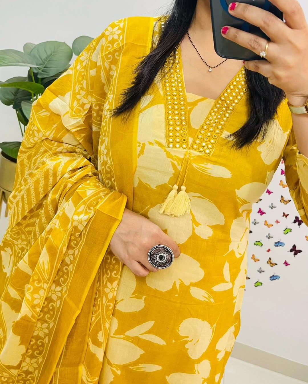 Rangnavi Women's Floral Kurta Set - Image 3