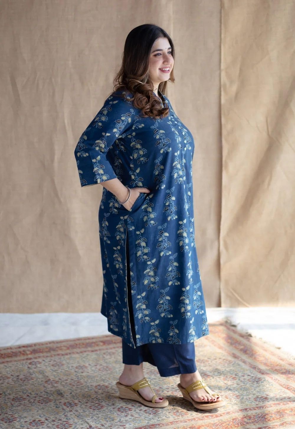IKLO Women's Indigo Floral Kurta Set - Image 4