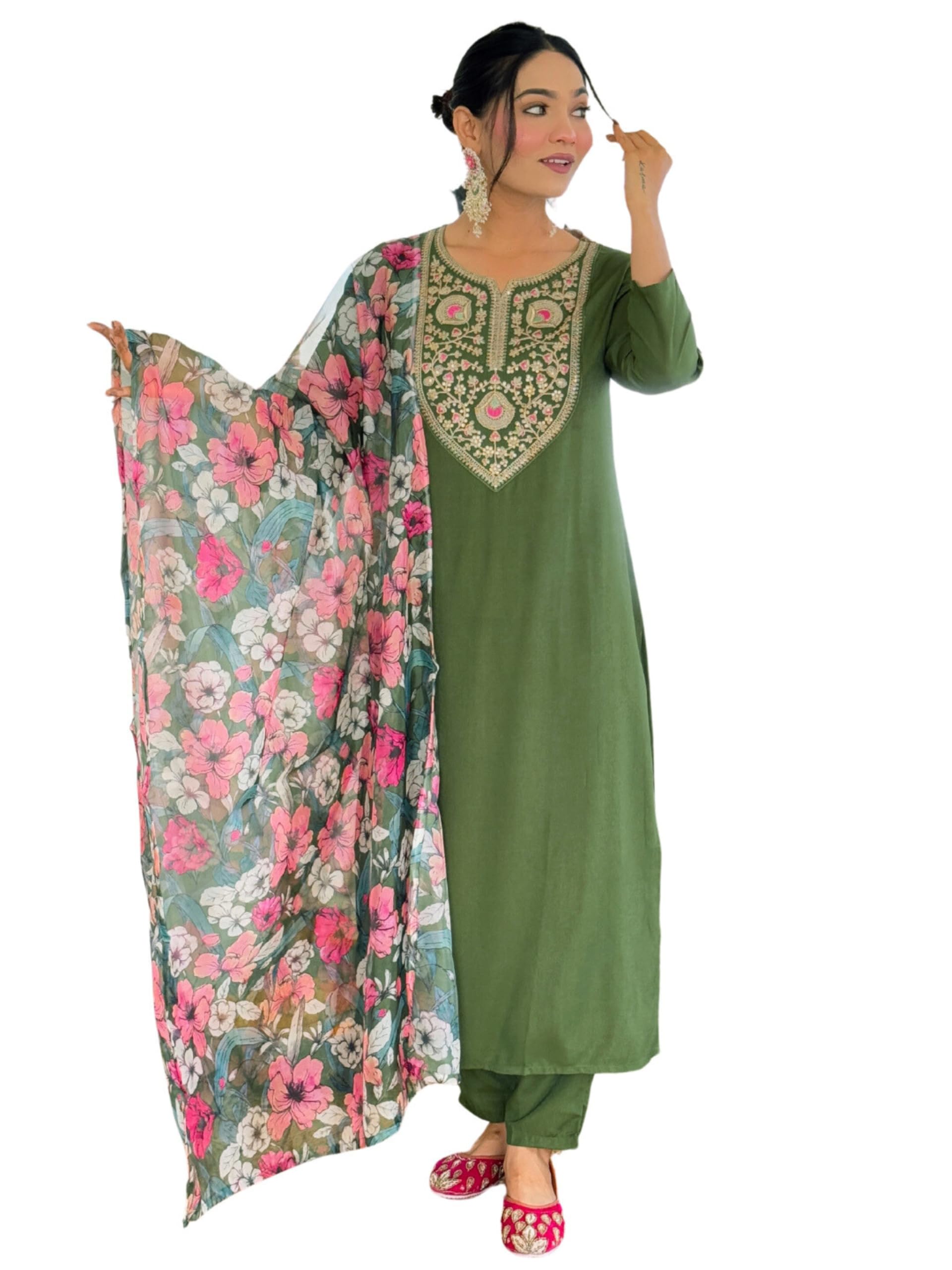 Naixa Women's Rayon Embroidered Kurta Set