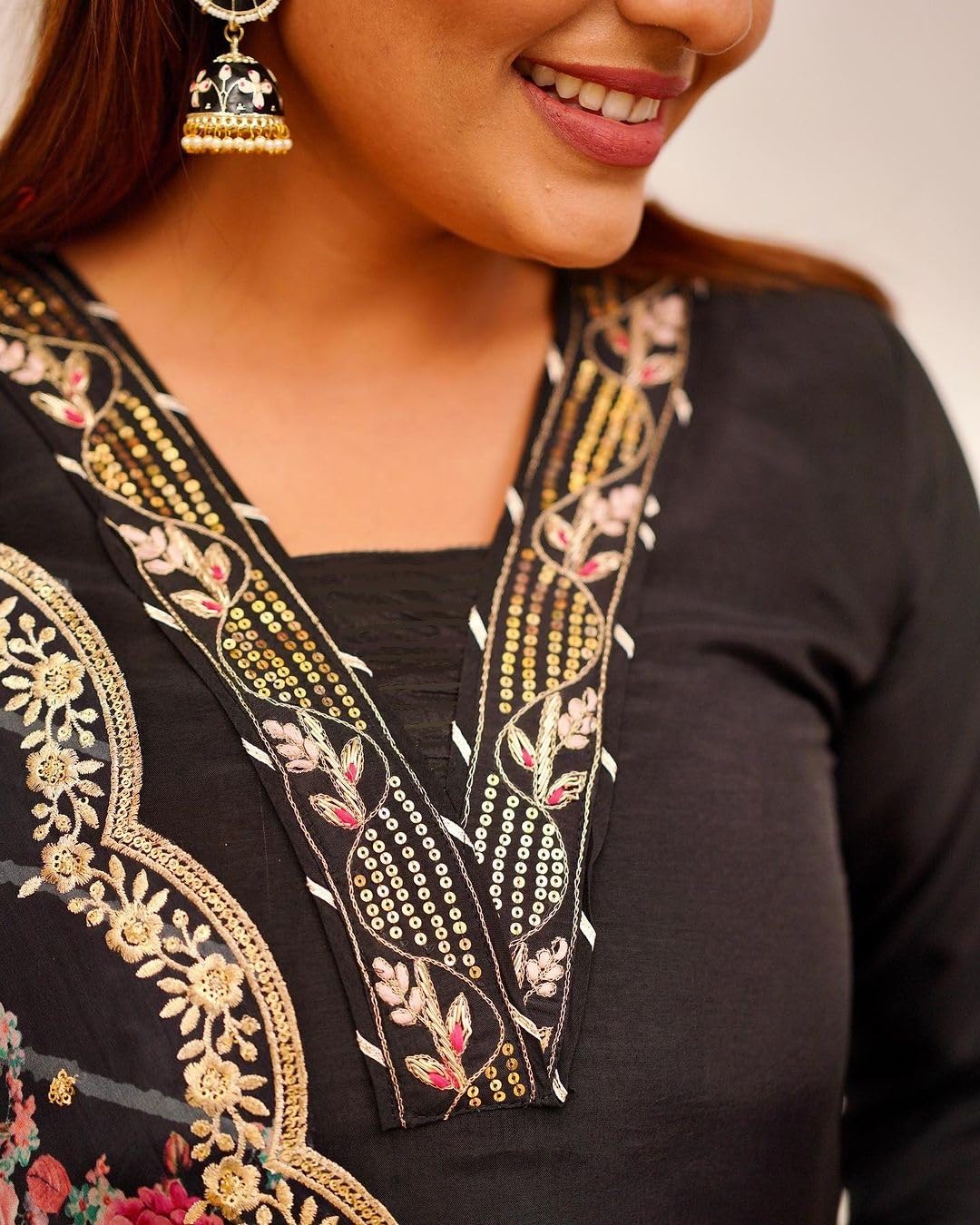 KLOSIA Women Embroidery Kurta Set - Black - Image 4