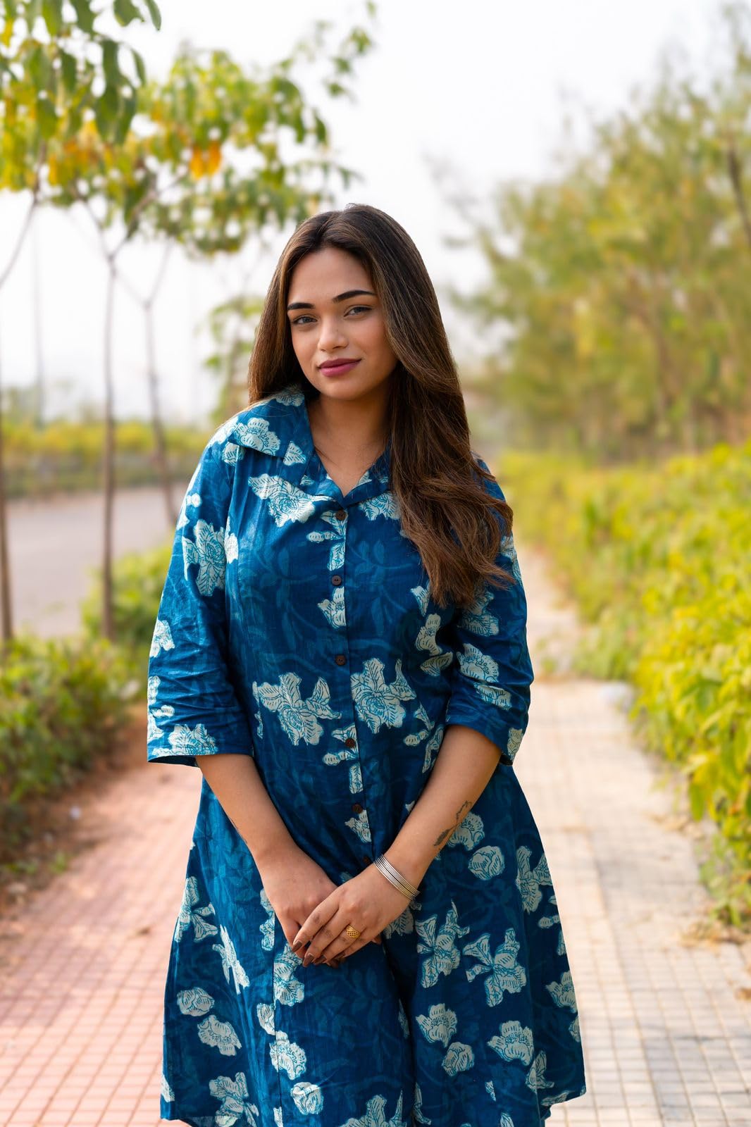 GarbGlide Women Cotton Floral Kurta Pant Suit - Blue - Image 4