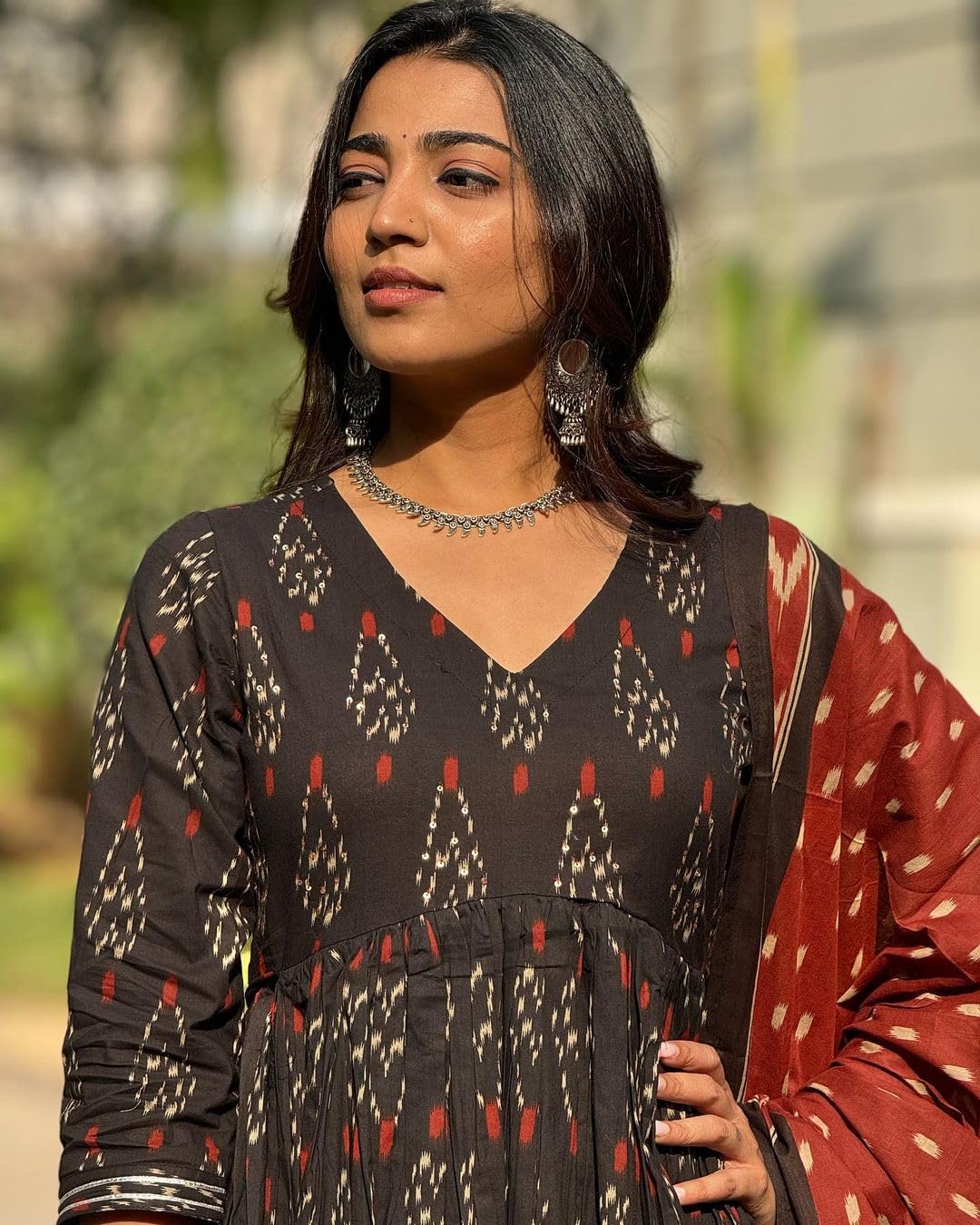 KLOSIA Black V-Neck Kurta Pant Dupatta Set for Women - Image 2