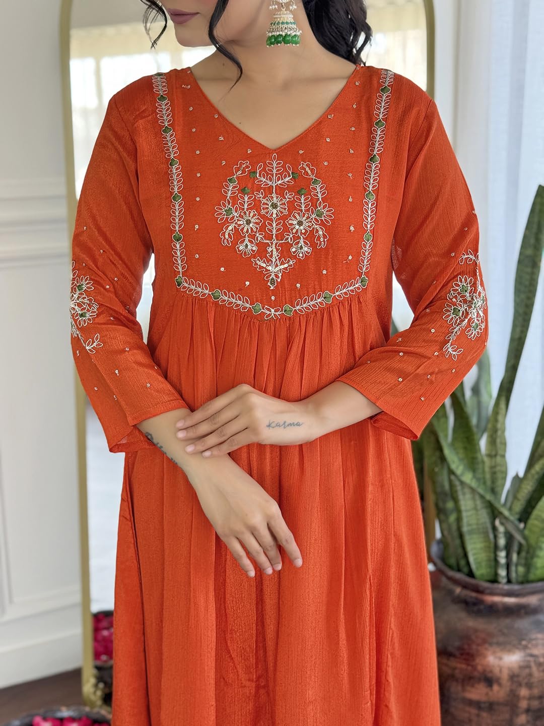 Naixa Women's Orange Embroidered Kurta - Image 5