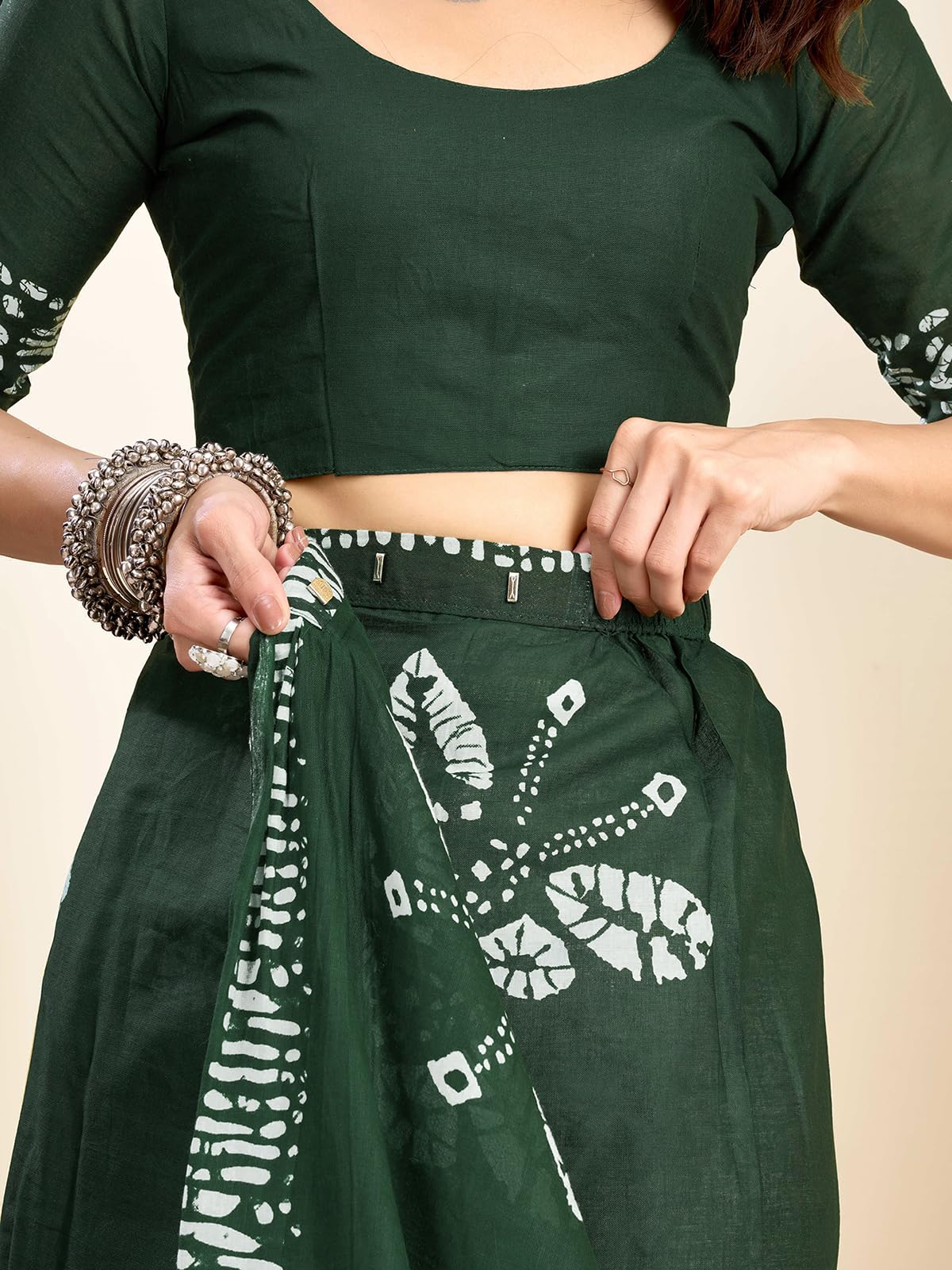 Satrani Women's Cotton Printed Saree - Image 5